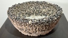 Herbrun Titania – kamenná nádoba, přírodní elegance pro rostliny i dekorace