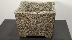 Herbrun Phobos – kamenný květináč, přírodní pevnost a elegantní vzhled