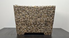 Herbrun Phobos – kamenný květináč, přírodní pevnost a elegantní vzhled