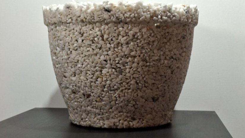 Herbrun Callisto – přírodní mrazuvzdorný květináč z kamene