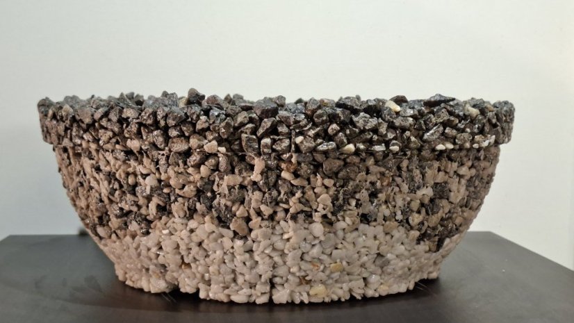 Herbrun Titania – kamenná nádoba, přírodní elegance pro rostliny i dekorace