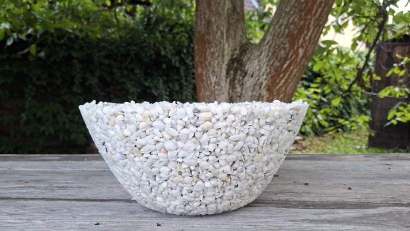 Herbrun Elara – prodyšný mrazuvzdorný kamenný květináč